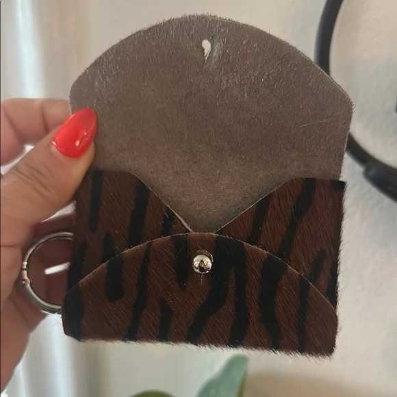 Animal Print Keychain Wallet - Picture 3 of 6